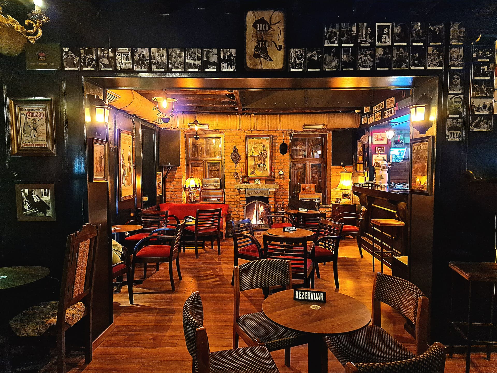 Sherlock Irish Pub Pogradec exterior